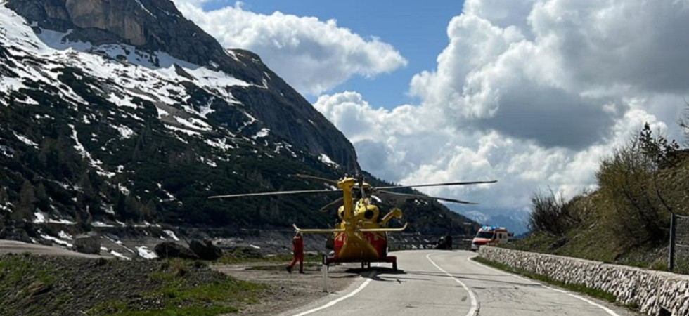 Perde il controllo della moto lungo la diga e si schianta contro un muretto, un 62enne trasportato in elicottero all'ospedale